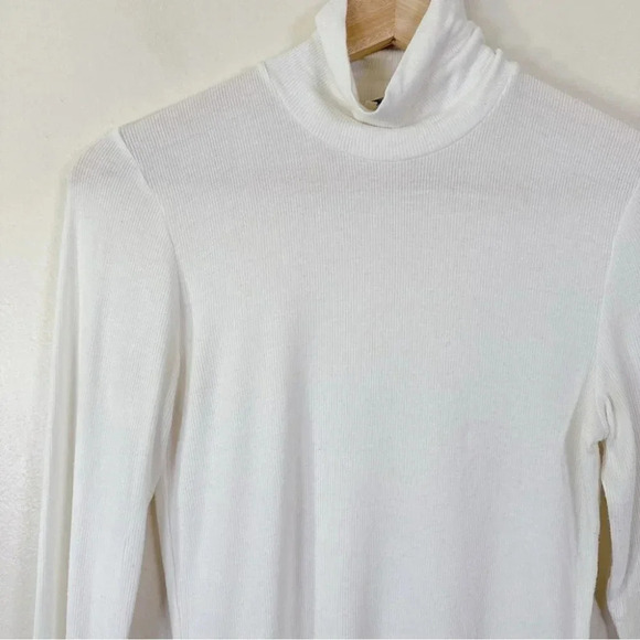 Aritzia Wilfred Ivory Mock Neck  Ribbed Buswell Tshirt - Picture 7 of 13